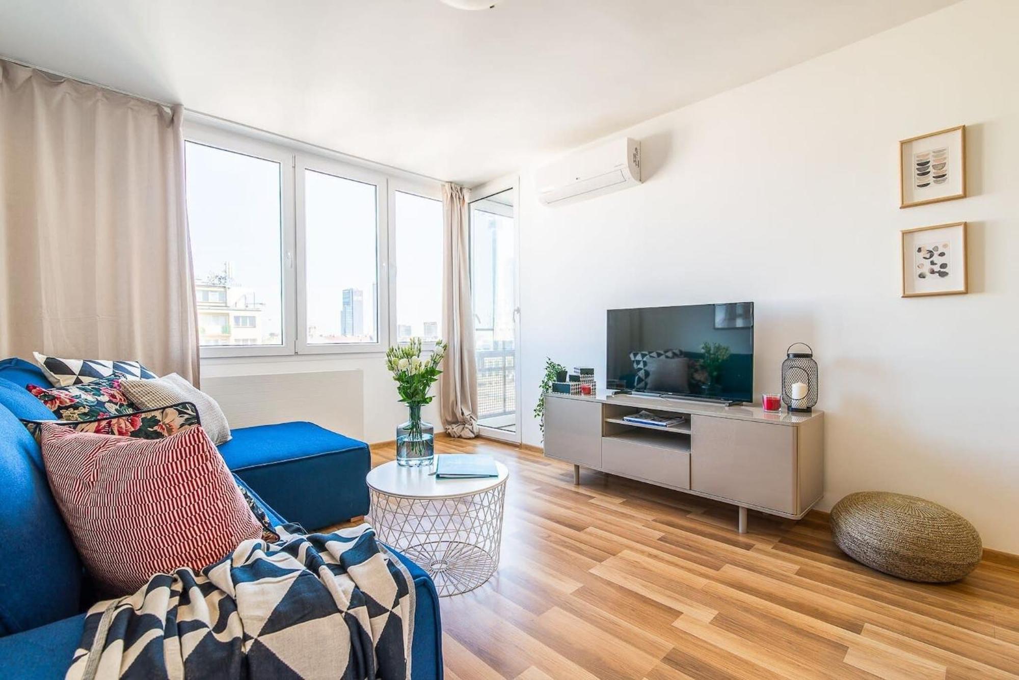 Navy Aesthetic Apartment With Balcony By Noclegi Renters วอร์ซอ ภายนอก รูปภาพ